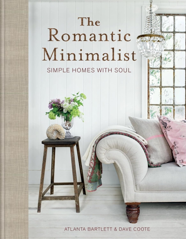 Book cover image - The Romantic Minimalist