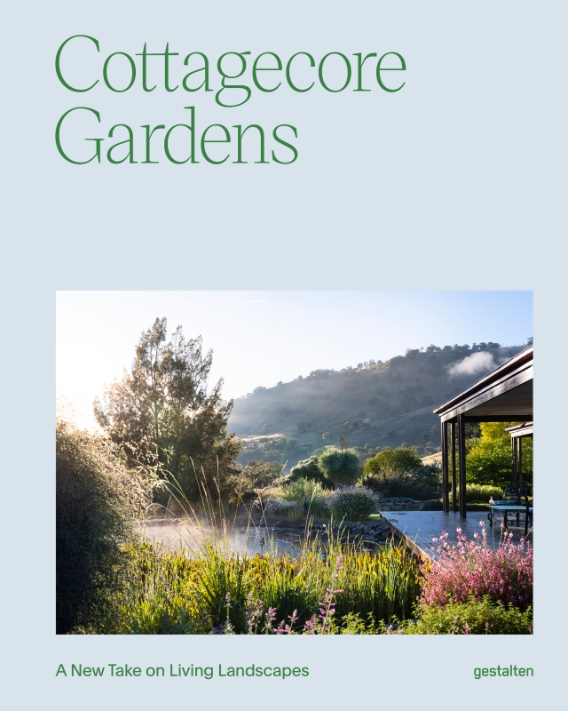 Book cover image - Cottagecore Gardens