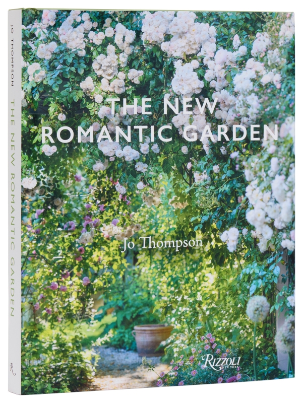 Book cover image - The New Romantic Garden